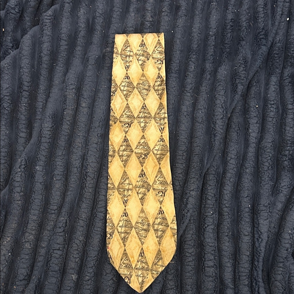 Structure Gold and Black Diamond Pattern Tie